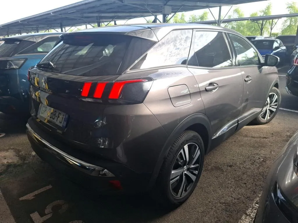 PEUGEOT 3008 2023