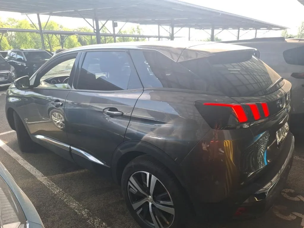 PEUGEOT 3008 2023