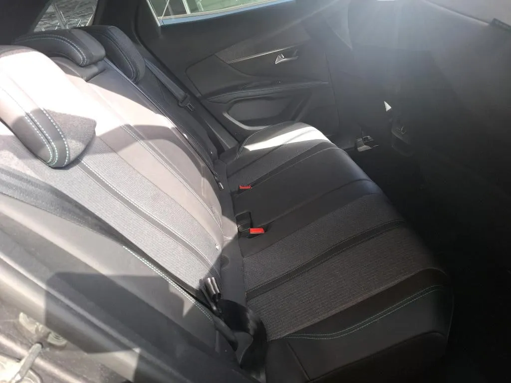 PEUGEOT 3008 2023