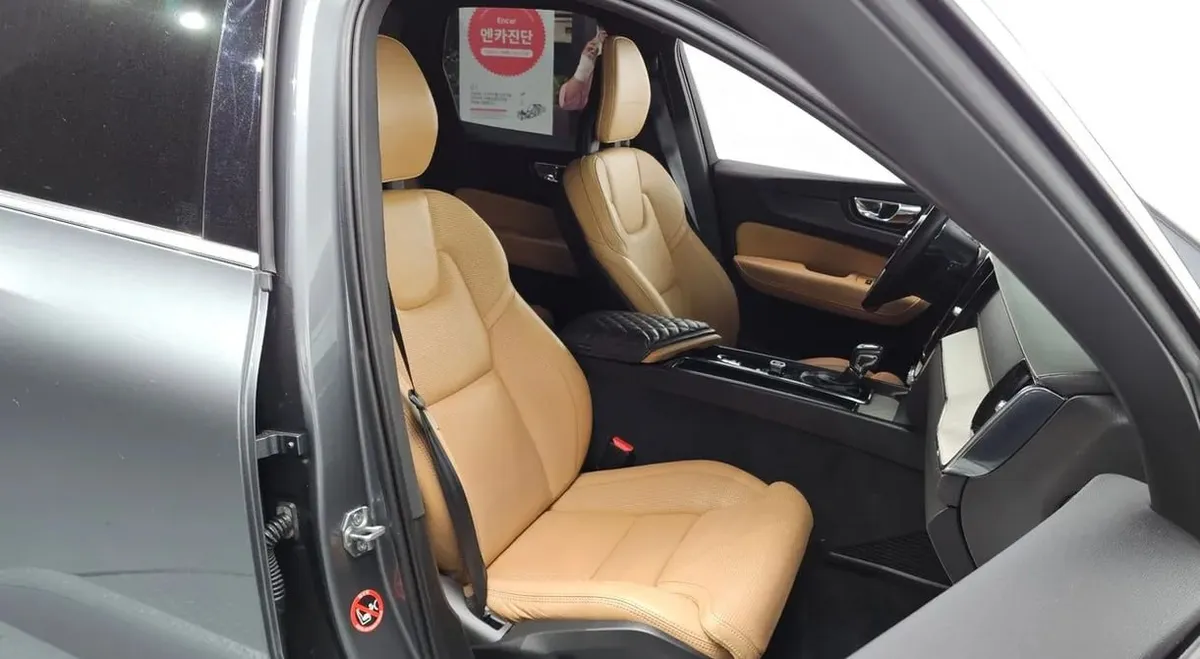 VOLVO XC60 2018