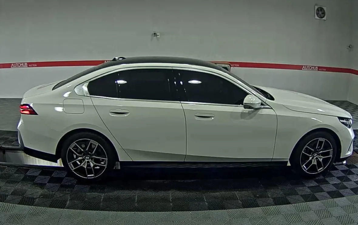 BMW 520I - 2023