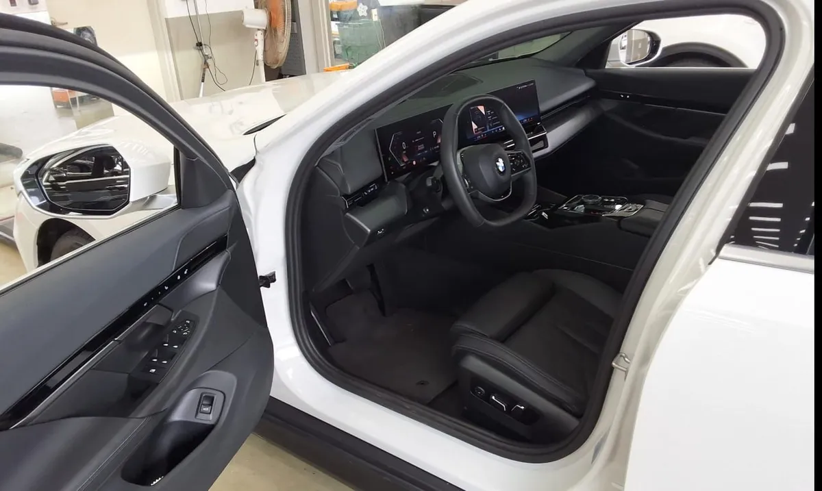 BMW 520I - 2023
