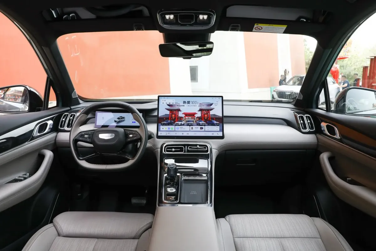 GEELY BOYUE L 2025