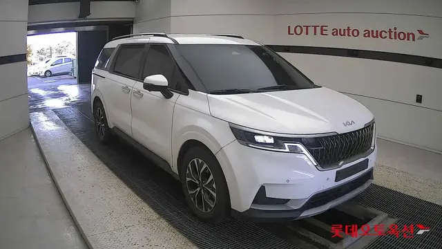 KIA CARNIVAL PRESTIGE 9 2025