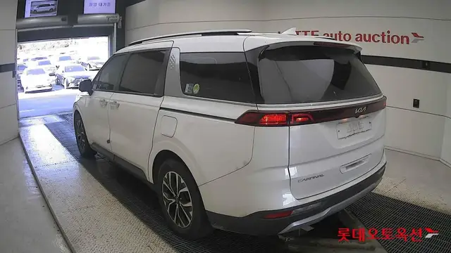 KIA CARNIVAL PRESTIGE 9 2025