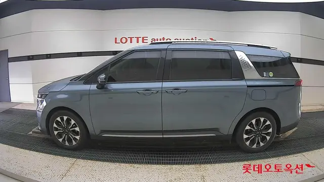 KIA CARNIVAL NOBLESSE 9 2025