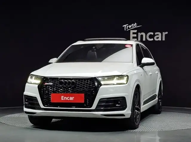 AUDI Q7 2016