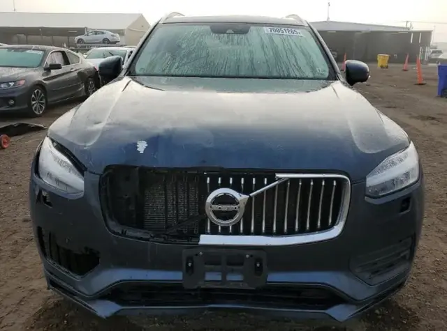 VOLVO XC90 2021