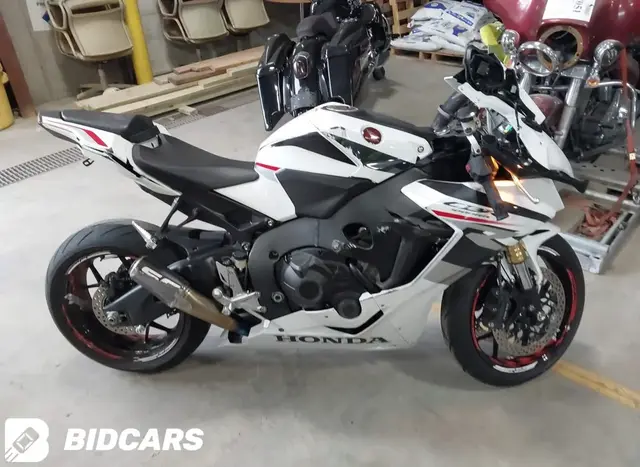 HONDA CBR1000 2025