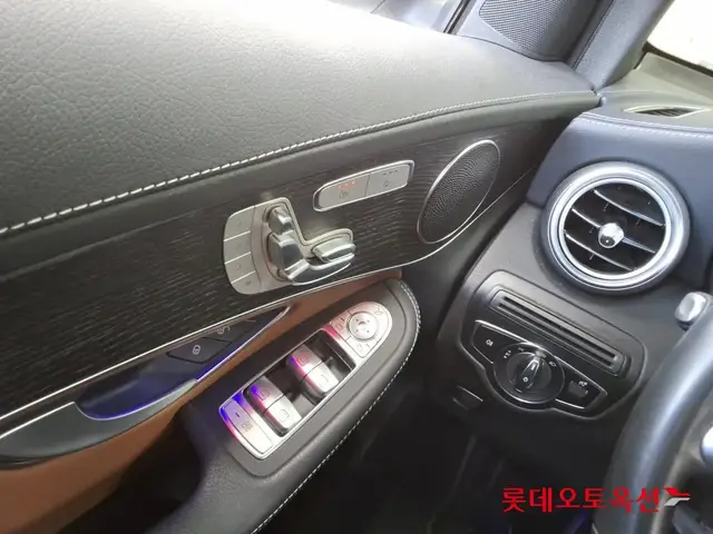 MERCEDES-BENZ GLC BENZ GLC300 4MATIC 2025