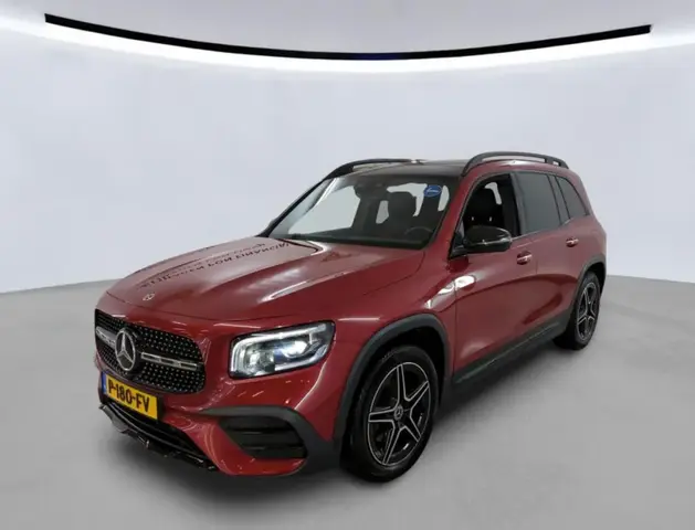 MERCEDES-BENZ GLB 2026