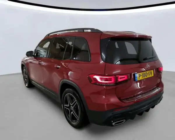 MERCEDES-BENZ GLB 2026