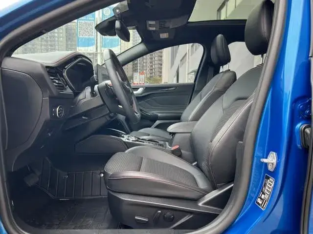 FORD FOCUS HATCHBACK 180 ST 2021