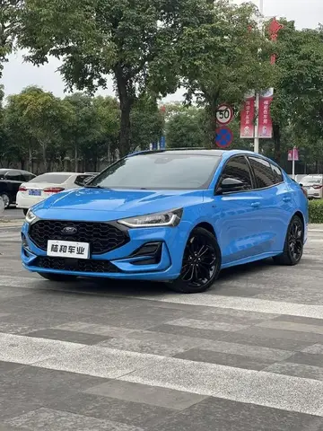 FORD FOCUS SEDAN 180 S 2022