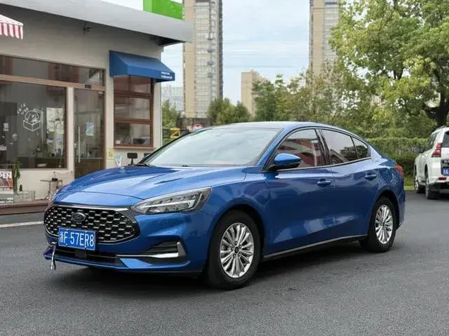 FORD FOCUS SEDAN SPORT EDITION 2021