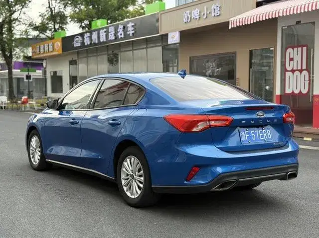 FORD FOCUS SEDAN SPORT EDITION 2021