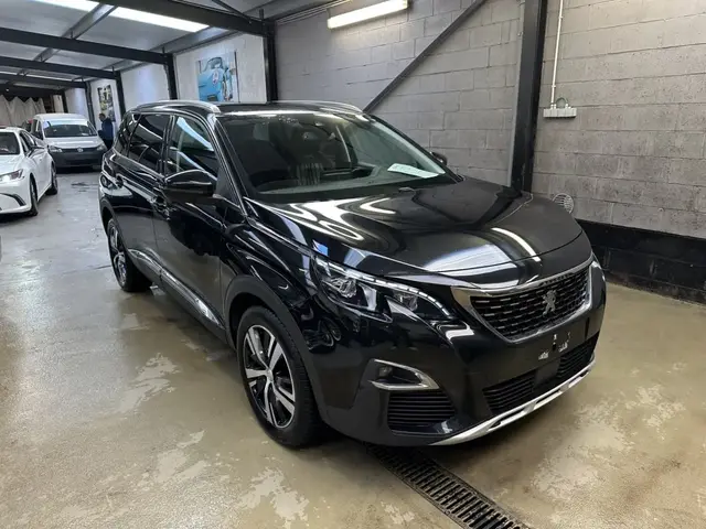 PEUGEOT 5008 2020
