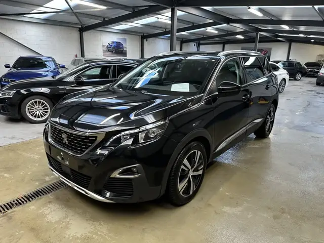 PEUGEOT 5008 2020