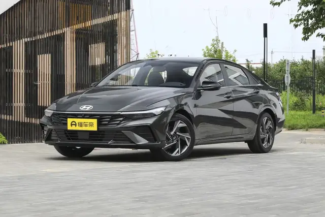 HYUNDAI ELANTRA 2025