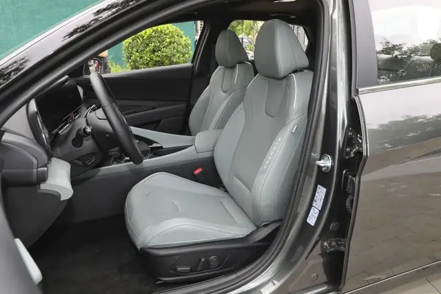 HYUNDAI ELANTRA 2025