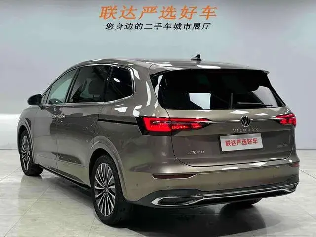 VOLKSWAGEN VILORAN 380TSI PREMIUM 2022