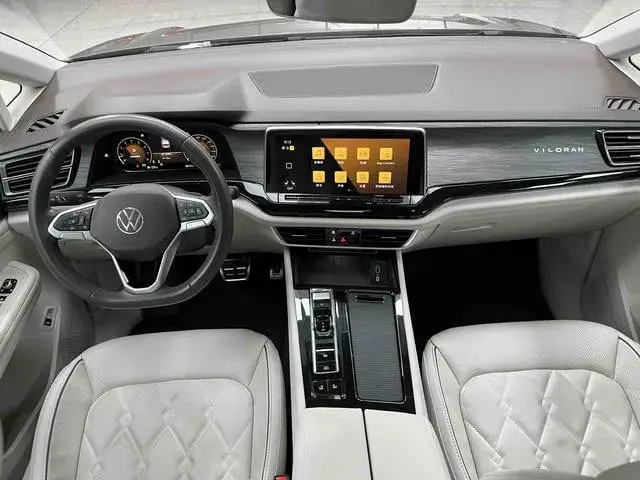 VOLKSWAGEN VILORAN 380TSI PREMIUM 2022