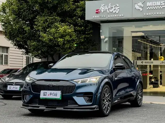 FORD MUSTANG MACH-E GT 2023