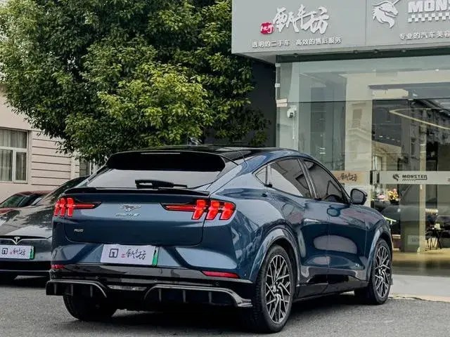 FORD MUSTANG MACH-E GT 2023