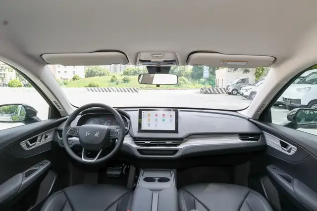 HONGQI E-QM5 TRAVEL 2025