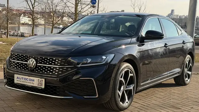 VOLKSWAGEN PASSAT OUTSTANDING 2024