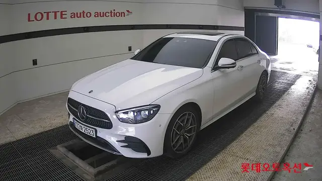 MERCEDES-BENZ E-CLASS BENZ E220D AMG LINE 2026