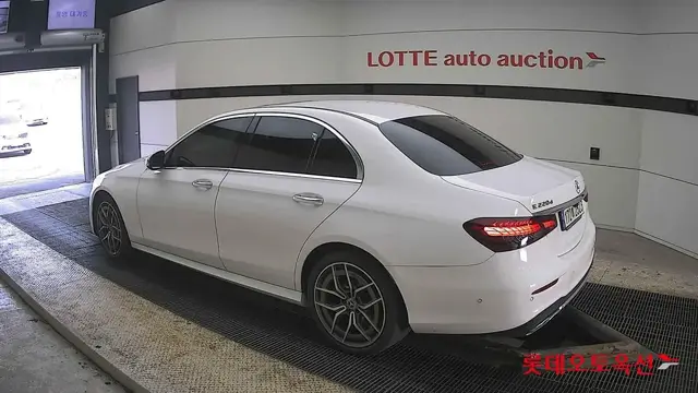 MERCEDES-BENZ E-CLASS BENZ E220D AMG LINE 2026