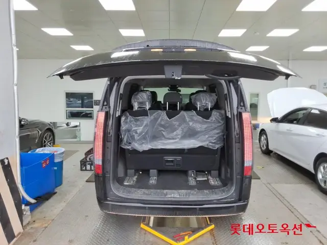 HYUNDAI STARIA LONUGE 4WD 9 2026