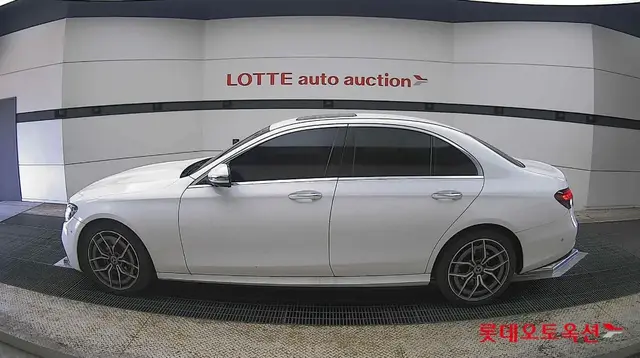 MERCEDES-BENZ E-Class NEW E220 D 4MATIC 2026