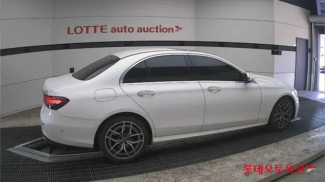 MERCEDES-BENZ E-Class NEW E220 D 4MATIC 2026
