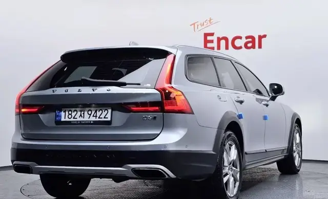 VOLVO V90 CROSS COUNTRY 2017