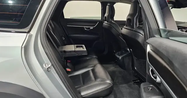 VOLVO V90 CROSS COUNTRY 2017