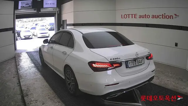 MERCEDES-BENZ E-CLASS BENZ E220D AMG LINE 2023
