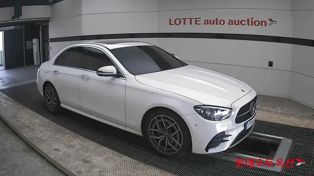 MERCEDES-BENZ E-CLASS BENZ E220D AMG LINE 2023