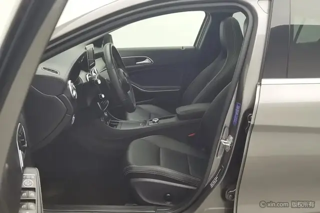 MERCEDES-BENZ GLA 200 FASHION EDITION 2016