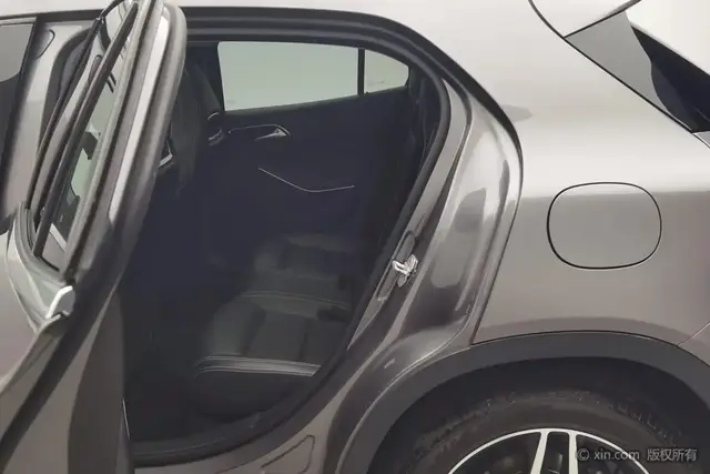 MERCEDES-BENZ GLA 200 FASHION EDITION 2016