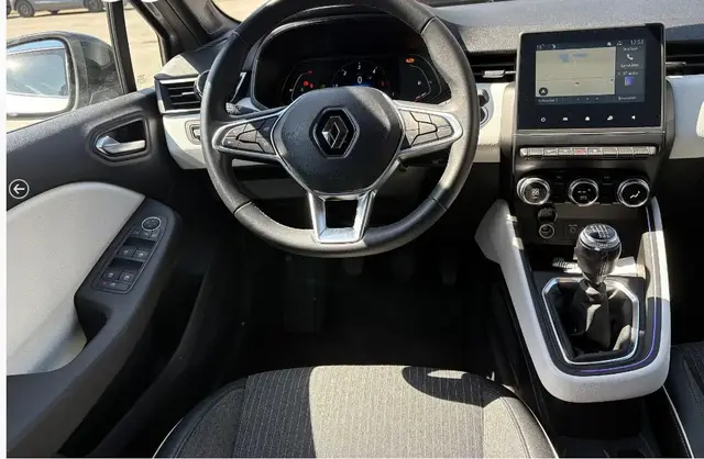 RENAULT CLIO 2023