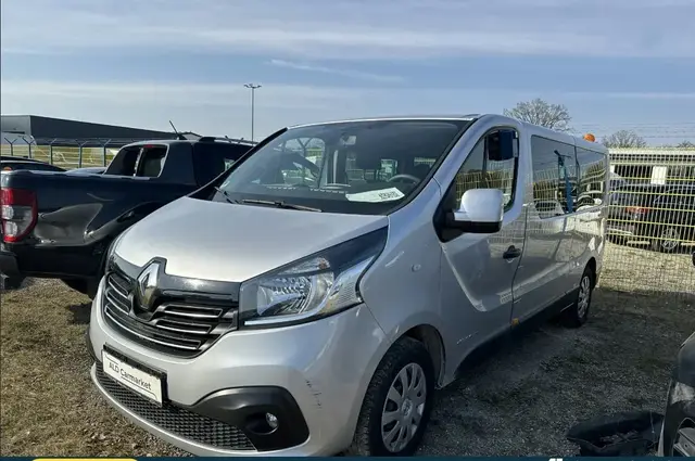 RENAULT TRAFIC COMBI EXPRESSION 2018