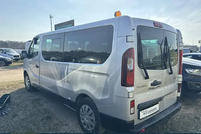 RENAULT TRAFIC COMBI EXPRESSION 2018