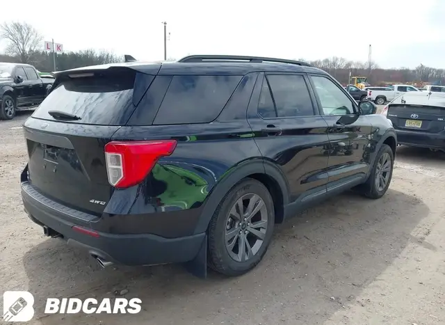 FORD EXPLORER XLT 2022