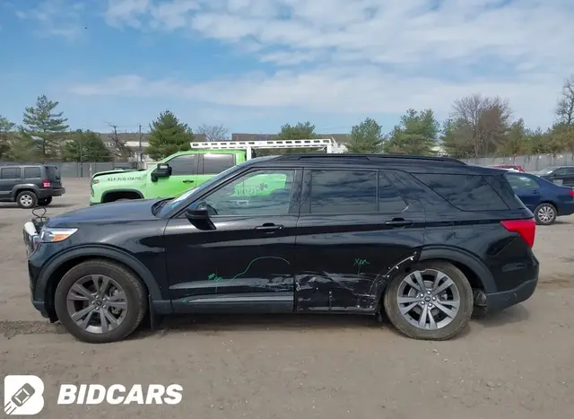 FORD EXPLORER XLT 2022