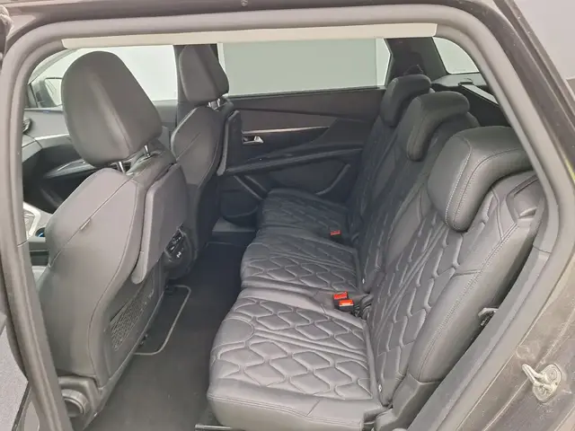 PEUGEOT 5008 2021