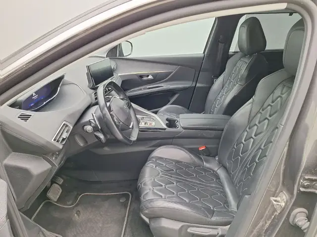 PEUGEOT 5008 2021