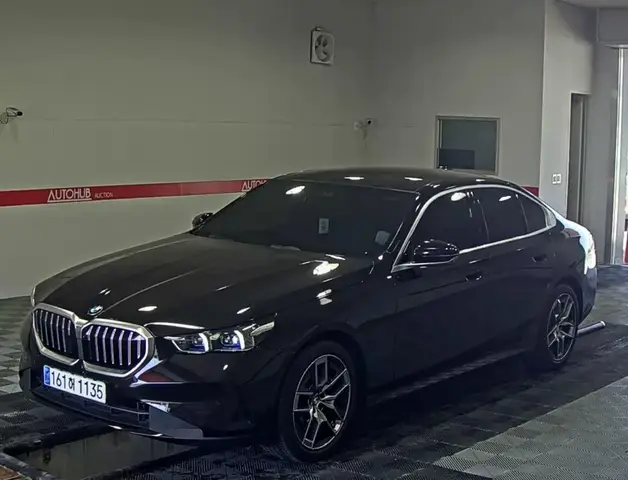 BMW 5 SERIES 2023
