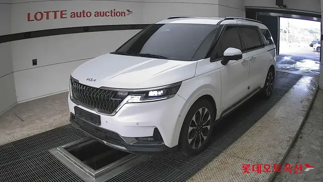 KIA CARNIVAL NOBLESSE 2022